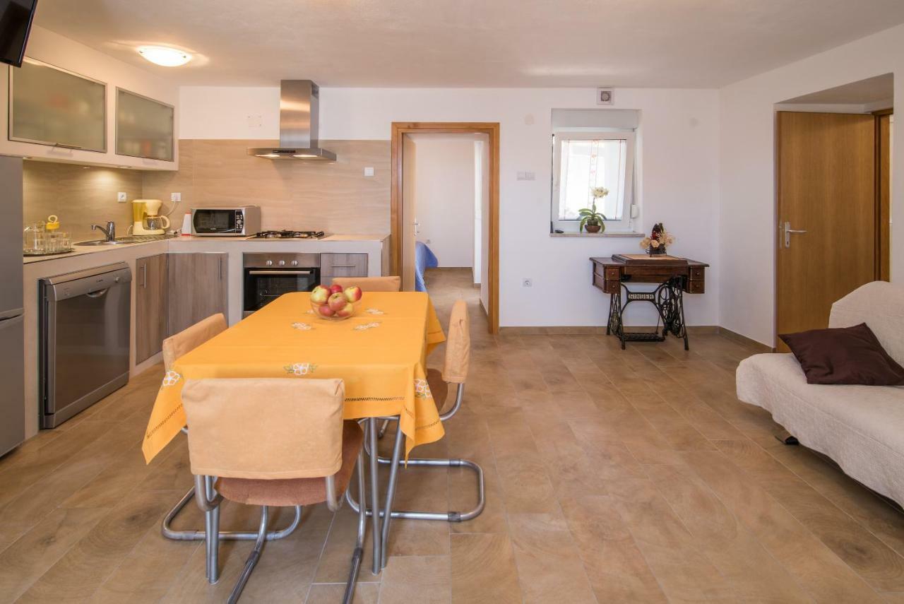 Apartment Andrija Врбник Экстерьер фото